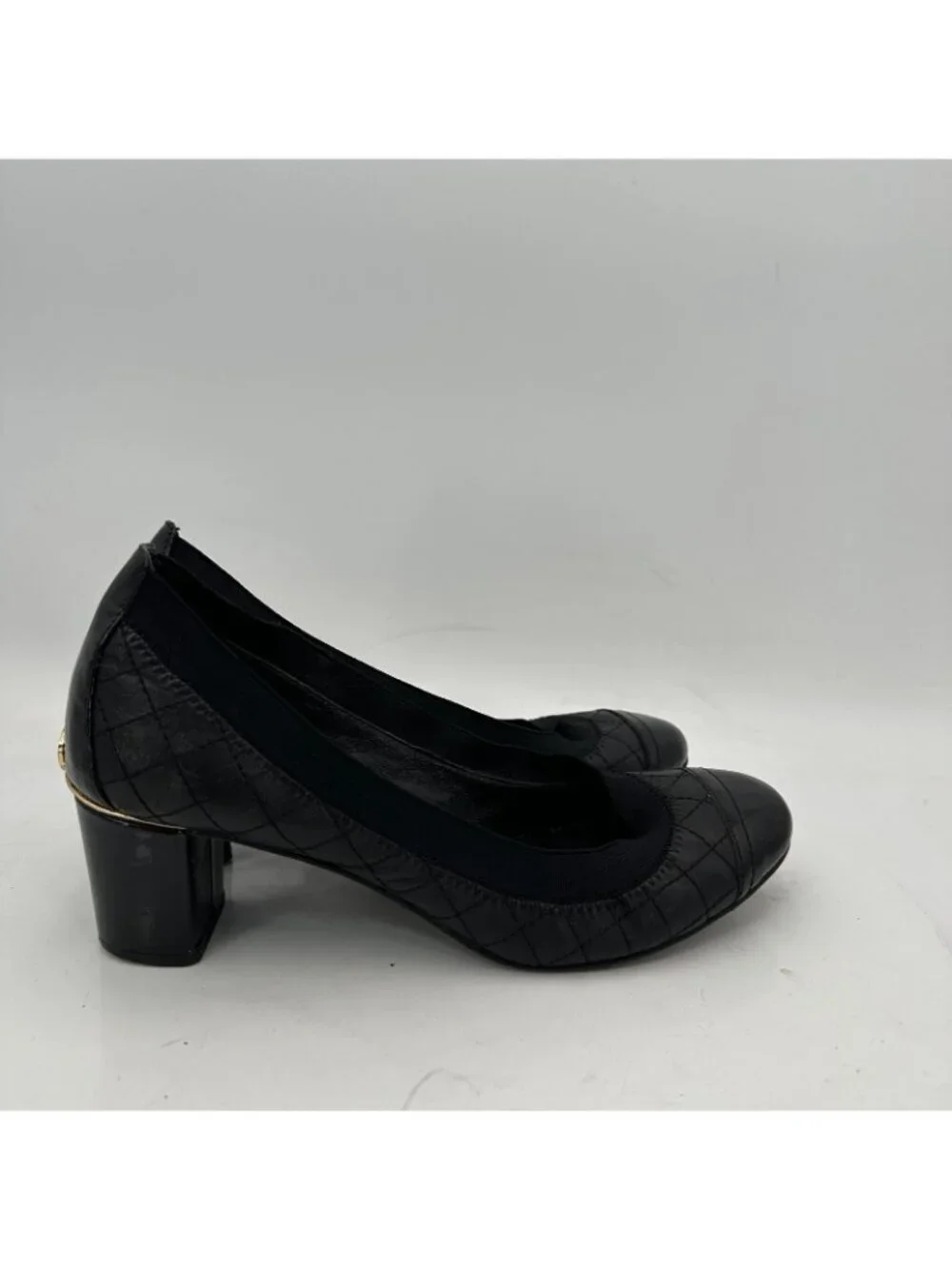 Tory Burch Carrie Women Size 7.5 Black Leather Quilted Pumps Gold Logo Shoes